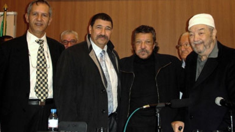 بن عودة يرد على الشاذلي مؤتمر الصومام كان مقررا في القل قبل تحويله