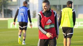 تنقل بن طالب مع الخضر الى تنزاينا يحدده  طبيب الخضر