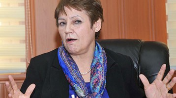 السلطة… هل تنتصر للشعب أم لبن غبريط؟