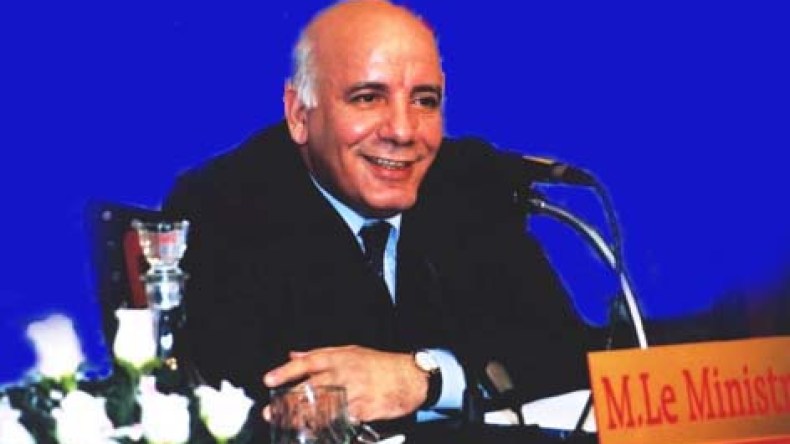 فلاحون يهددون بسنة فلاحية بيضاء وبن عيسى يعد بزيادة الدعم