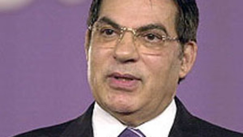 حزب الرئيس بن علي يدعوه مجددا إلى الترشح