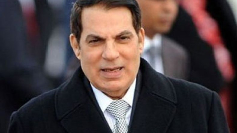 إعلامي تونسي: بن علي طلب وساطة الجزائر للعودة إلى تونس