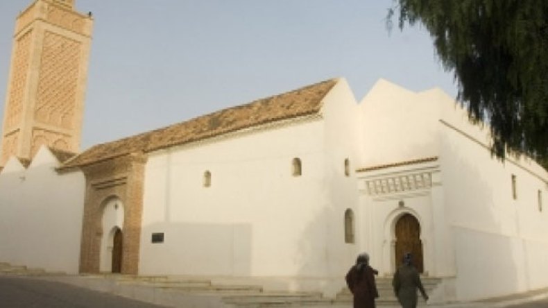 أوصيكم بالأيتام واليتيمة