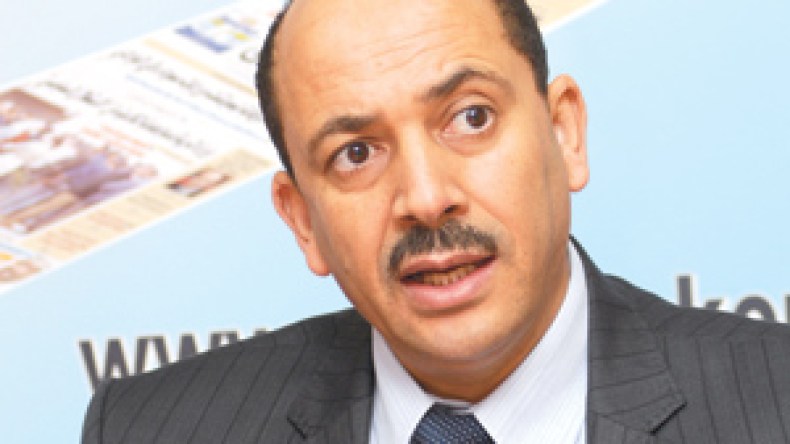 مساحات  تجارية  لتعويض  الأسواق  الفوضوية  والعصا  لمن  عصى