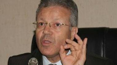 Algérie / Benbouzid s’insurge contre les cours particuliers dispensés aux élèves dans des garages et des écuries.