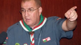 مهاجمو جمعية الإرشاد يهاجمون الآن بيت الكشافة