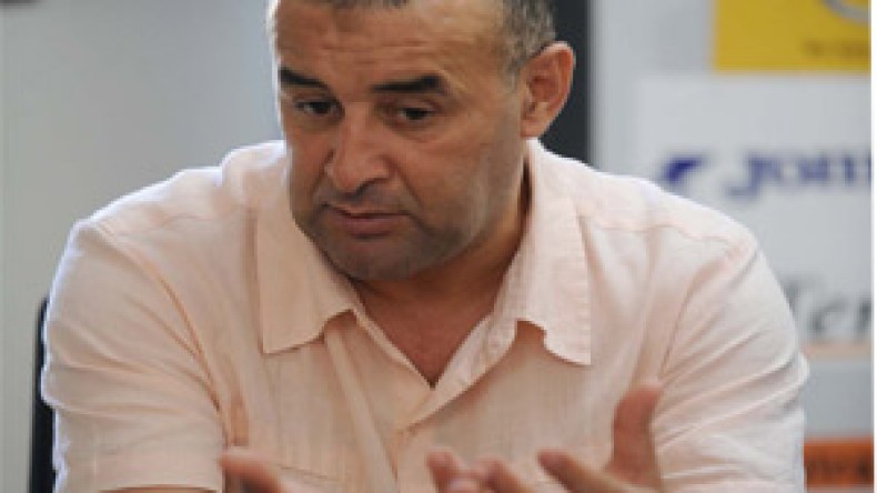 بن‭ ‬شيخة‭ ‬يتلقى‭ ‬عرضا‭ ‬من‭ ‬نادي‭ ‬الإمارات‭ ‬الاماراتي