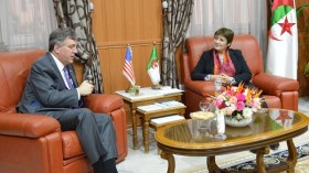 بن غبريت تبحث ترقية تعليم اللغة الإنجليزية