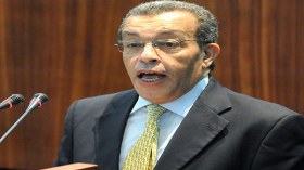 بن خالفة يستبعد فتح فروع للبنوك الجزائرية في الخارج