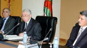 لهذه الأسباب رفض آيت أحمد ومهري و حمروش وجاب الله المشاورات