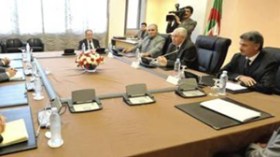 الطلبة يقترحون على بن صالح  توسيع حصة الشباب في الحكم