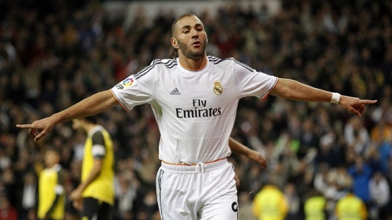 بن زيمة: أطمح للتتويج بكل الألقاب في 2014