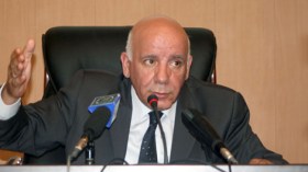 بن عيسى يهاجم تماطل الجماعات المحلية في تطوير الفلاحة