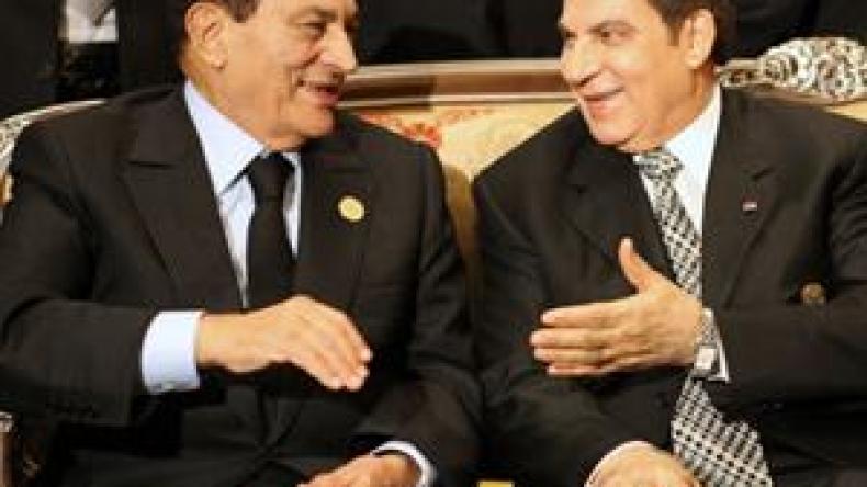 زين العابدين لم يفطر بالجمبري ومبارك حرمه المستشفى من الكافيار والشكولاطة