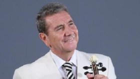 حمدي بناني يمثل الجزائر في تظاهرة مهرجان العالم العربي بمونتريال