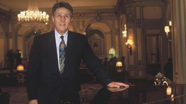 إلقاء النظرة الأخيرة على جثمان المرحوم بن بلة بقصر الشعب