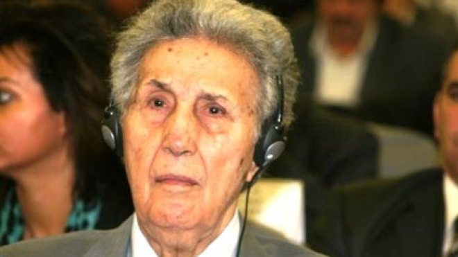 بن بلة بكى ساعتين أمام قبر الرسول الكريم