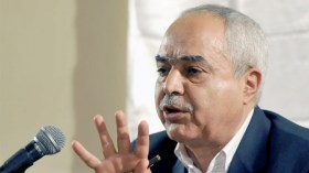 رئيس الحكومة الأسبق أحمد بن بيتور يعلن انسحابه من سباق الرئاسيات