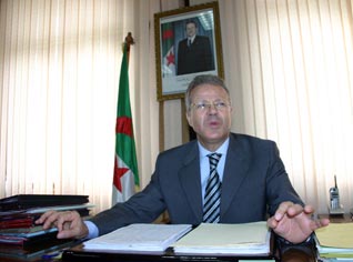 Aboubakr Benbouzid: “We have issued instructions to ban textbooks containing errors”