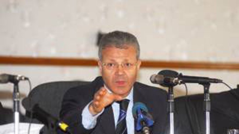 زيادات مضاعفة في الأجور ولجنة لإصلاح بكالوريا 2009