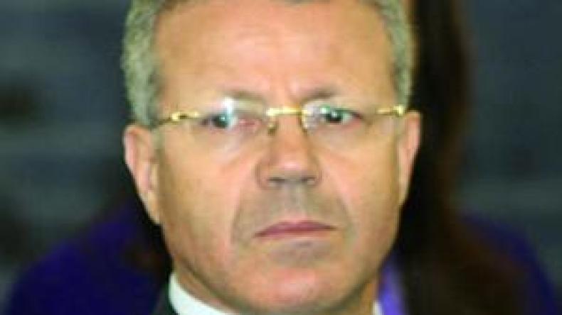 موظفو المصالح الاقتصادية للتربية يرغمون بن بوزيد على التفاوض