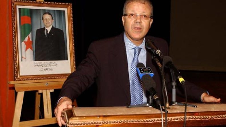 بن بوزيد يعطي إشارة انطلاق البكالوريا من بسكرة