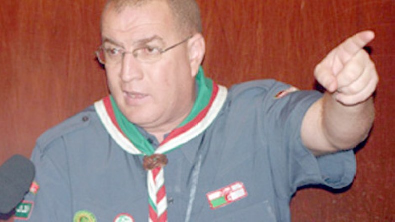 أطفال الكشافة يقدمون 10 ألاف وجبة إفطار يوميا