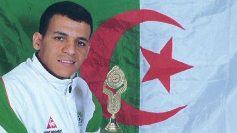 كرموني ببدلة رياضية بعتها وعدت بثمنها إلى مدينتي