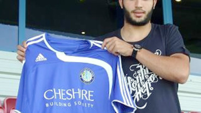 الجزائري  حمزة  بن  شريف  يمدد  عقده  في  ماكلسفيلد  الانجليزي