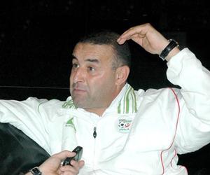 Algeria coach sets new list of players