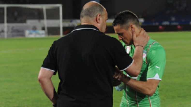 بن شيخة يستقيل من تدريب المنتخب الوطني