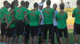 بن‭ ‬شيخة‭ ‬اجتمع‭ ‬بلاعبيه‭ ‬وطلب‭ ‬منهم‭ ‬المساعدة