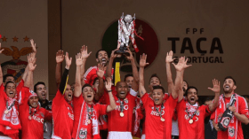 بنفيكا يعوّض إخفاق “أوروبا ليغ” المتتالي.. بثلاثية تاريخية محليا