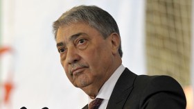 بن فليس: الجيش لا يتدخل في السياسة والرئاسيات ليست من أولوياتي