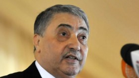 بن فليس يستثمر في خلافات منتدى رجال الأعمال