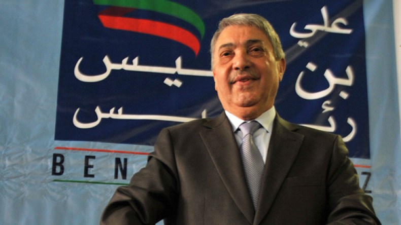 بن فليس: “قلق الخصوم بدأ يزداد.. الشعب يلتف حولي ولن أسمح في حقّي”