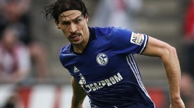 سطمبولي: لن ألعب مع المنتخب الجزائري وأتمنى له التوفيق