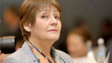 هل لبن غبريط مشكلة مع الإسلام؟