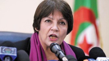 الوزيرة… “فرنسية بلا حجاب”!