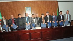 ميثاق بن غبريط يسقط في الماء!