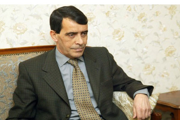 Le général Benhadid remis en liberté