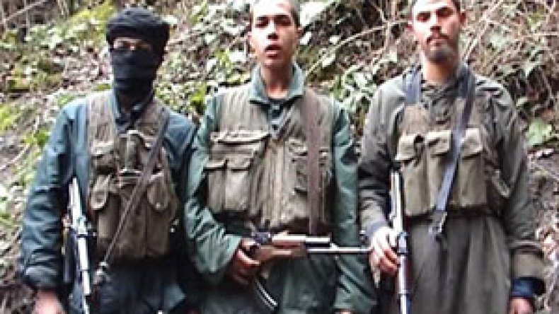 البراءة لأصدقاء “عبد الفتاح” نجل علي بن حاج