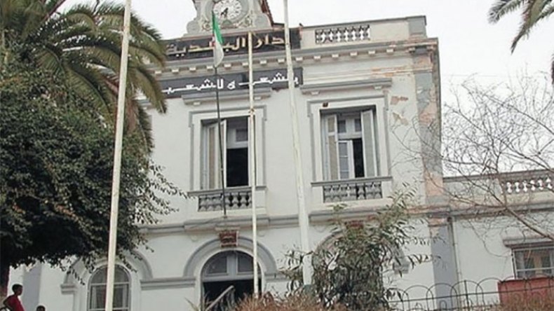 عزل رئيس بلدية بني صاف بسبب تورطه في قضايا فساد بعين تموشنت