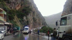انهيار جبلي يغلق الطريق الوطني الرابط بين ميلة وجيجل ويشل حركة السير