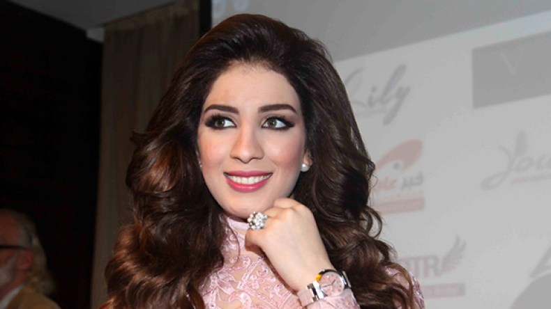 سهيلة بن لشهب منشطة “ألحان وشباب 8”