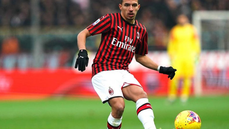 الدوليون الجزائريون مطلوبون بقوة في سوق تحويلات اللاعبين