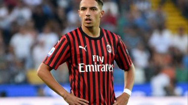 Algeria Internationals Face Coronavirus Risk In Italy, England