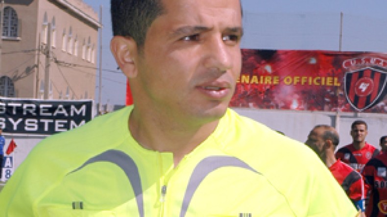 تأهل الخضر يحرم بنوزة من إدارة مباريات نصف النهائي وربما النهائي أيضا