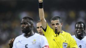 بنوزة‭ ‬حكما‭ ‬لذهاب‭ ‬نهائي‭ ‬كأس‭ ‬الكاف