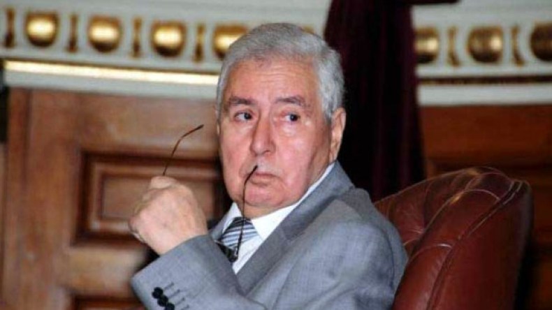 سيناتور‮ ‬ينتقد عمل هيئة بن صالح في‮ ‬سابقة هي‮ ‬الأولى من نوعها